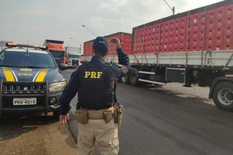 Caminhoneiros encerram bloqueios em rodovias federais goianas
