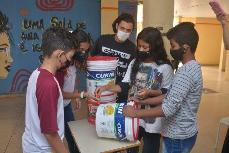 Estudantes de Aparecida aprendem sobre reciclagem e compostagem