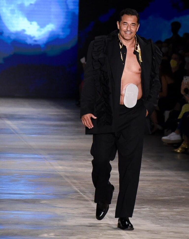 Luciano Szafir desfila com bolsa de estomia na SPFW: ‘Meta realizada’