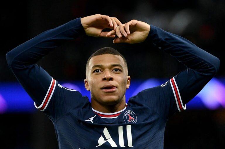 Mbappé afirma que está “100% concentrado no PSG”