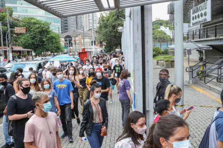 Fies: Bolsonaro perdoa até 92% da dívida para estudantes de baixa renda e 86,5% para os demais