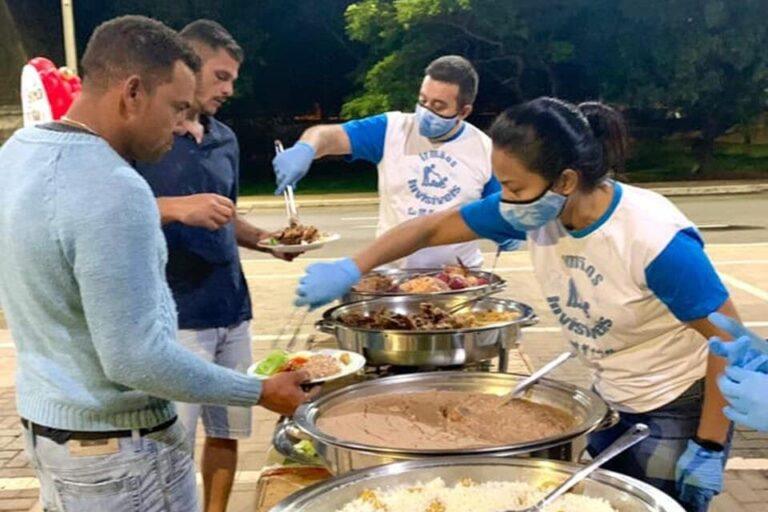 Projeto servirá ceia natalina a moradores de rua nesta sexta (24), em Anápolis