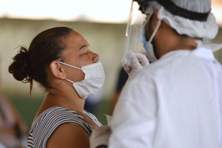 Laboratórios registram aumento de 60% na procura por testes de Covid-19 em Goiânia