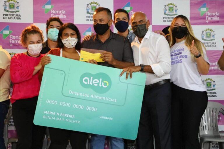 MULHERES DA REGIÃO SUDOESTE DE GOIÂNIA RECEBEM AUXÍLIO DO RENDA FAMÍLIA MAIS MULHER NESTA SEGUNDA,20