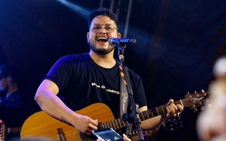 Cantor Maurílio morre de choque séptico