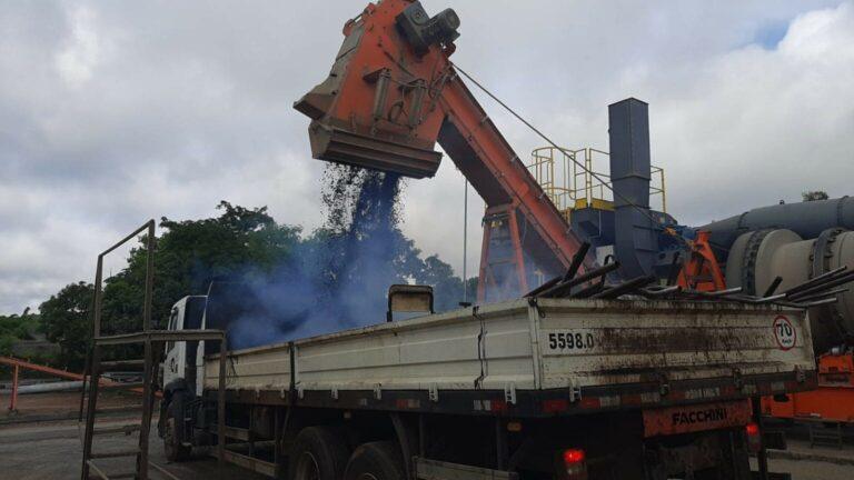 Reconstrução asfáltica avança no Santa Genoveva e Jaó nesta terça-feira, 4
