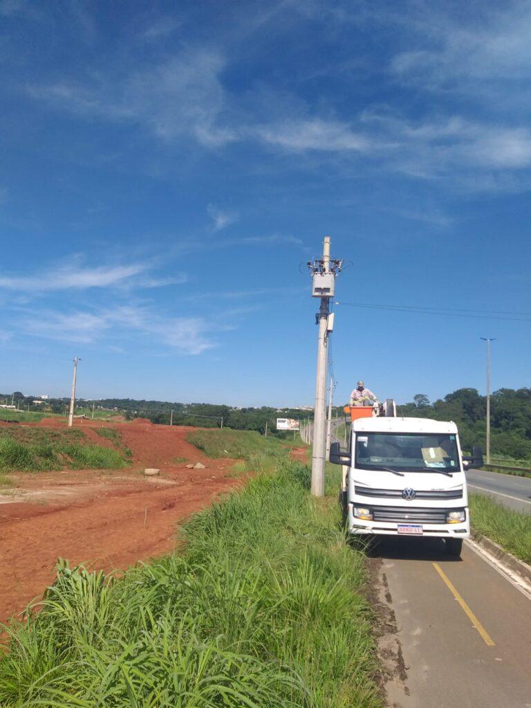 Goiânia: Avenida Perimetral e GO-020 recebem serviços de iluminação