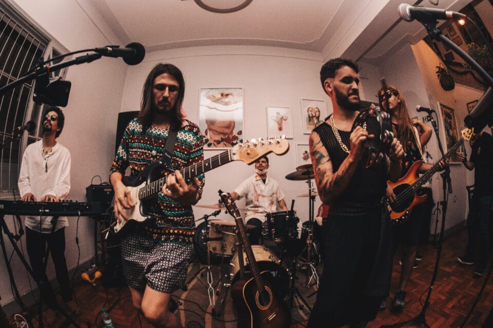 A banda Pó de Mico agita a noite desta sexta na capital (Foto: Divulgação – Nathália Mendes)