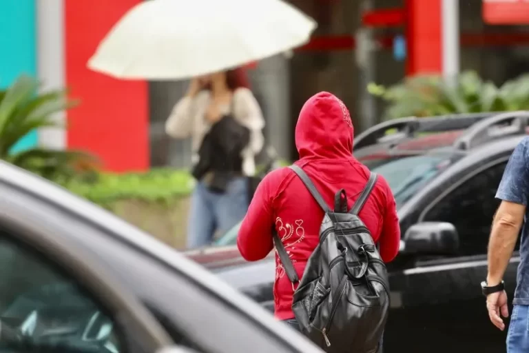 Passagem de frente fria gera chuvas isoladas em Goiás