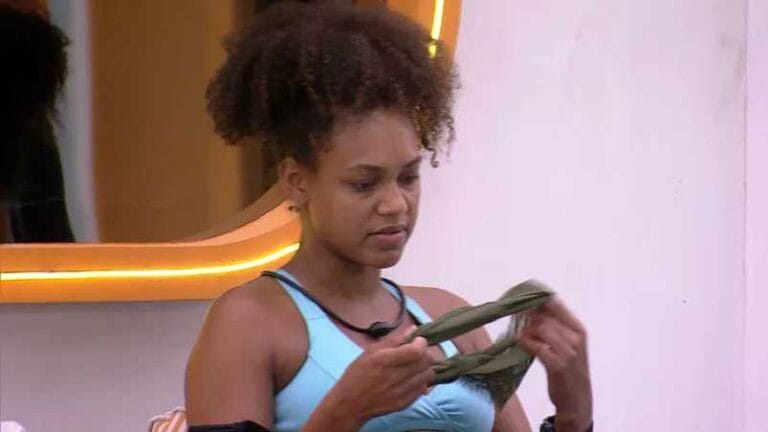 Jessi volta a criticar Pedro Scooby