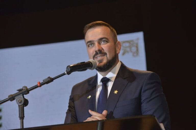 Prefeito Gustavo Mendanha transforma Aparecida com gestão humana e moderna