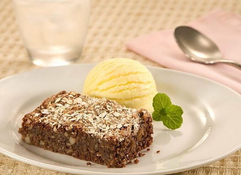 Lanche saudável: Brownie de chocolate com aveia