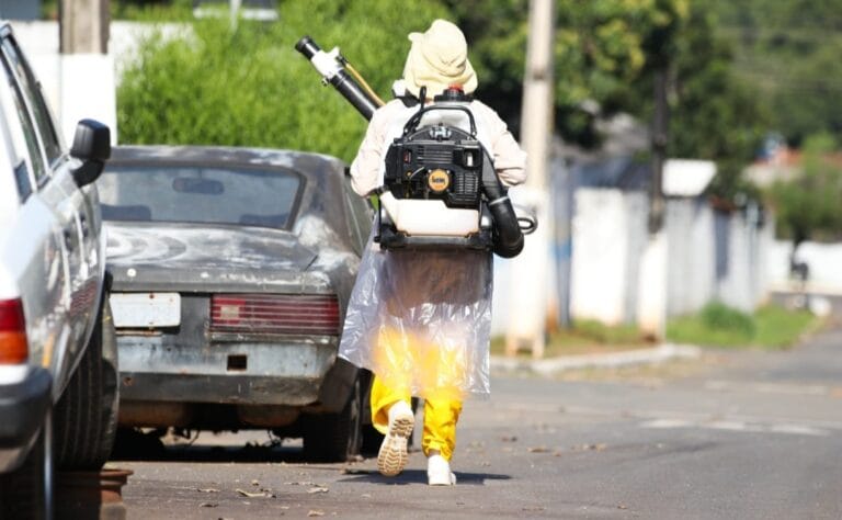 Senador Canedo fecha o cerco contra o mosquito da dengue