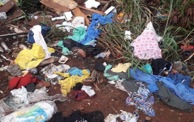 Corpo de feto é encontrado em lote baldio
