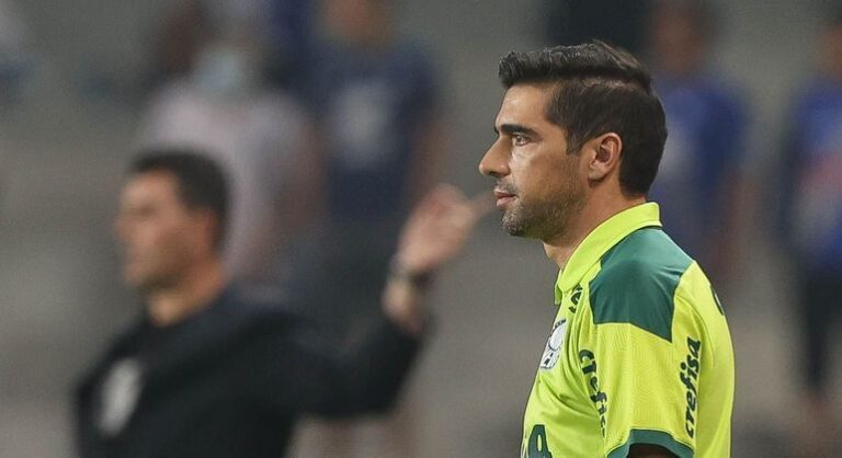 Abel Ferreira critica falta de eficiência do Palmeiras no Equador