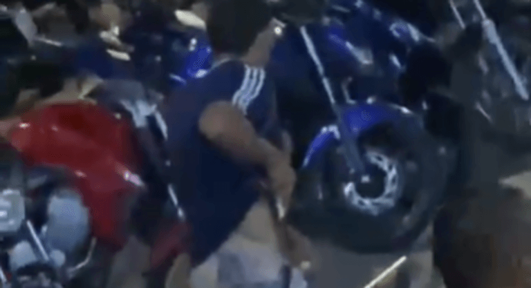 Após briga, grupo persegue homem em frente à faculdade no DF
