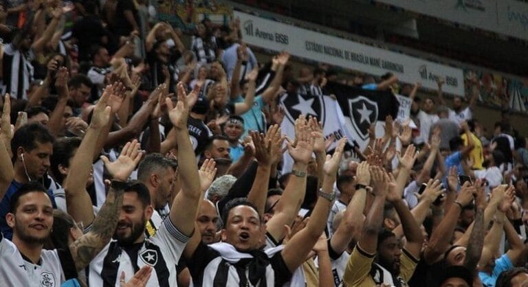 Botafogo coloca mais de 30 mil torcedores em sequência fora de casa