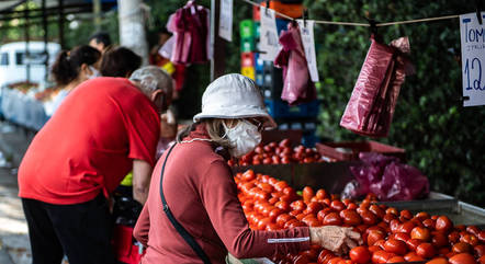 Campeão de aumento: preço do tomate dispara 26,2% em abril