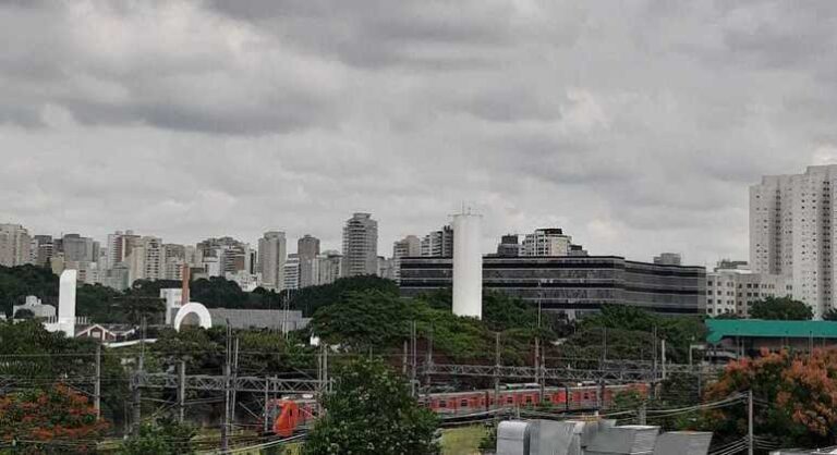 Capital paulista terá tempo nublado e máxima de 21°C hoje