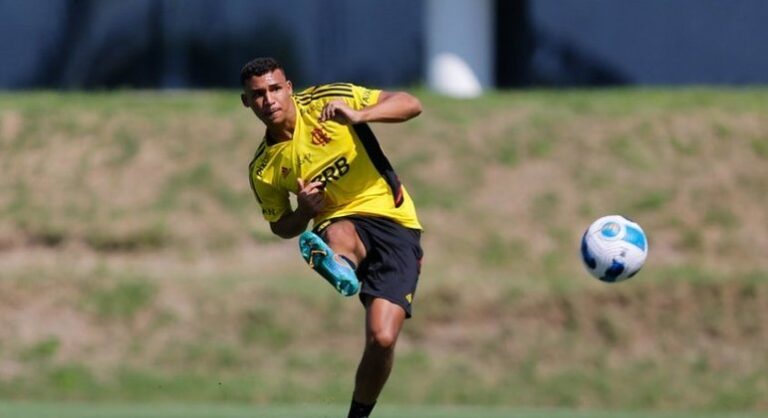 Conheça a joia Victor Hugo, surpresa do Flamengo para jogo na Libertadores