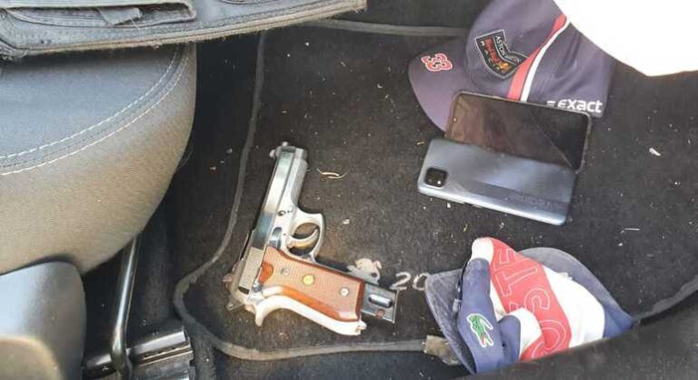 Dupla é presa após roubar caminhão e manter motorista refém em SP
