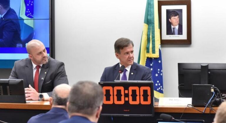 ‘Escolha deve ter uma razão que eu desconheço’, diz presidente da comissão da qual Silveira é vice