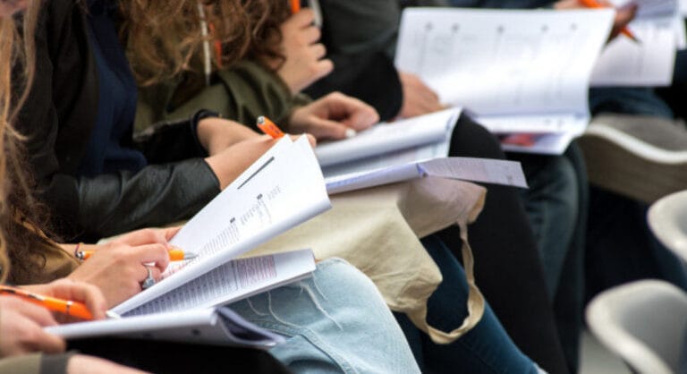 Fuvest divulga calendário do vestibular 2023