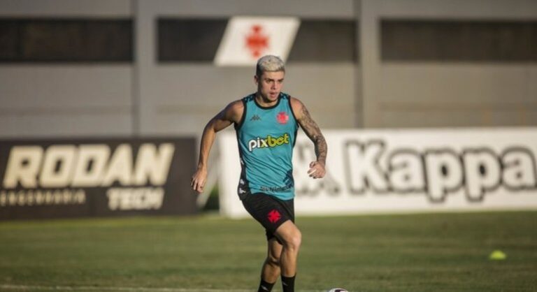 Gabriel Pec pode completar 100 jogos com a camisa do Vasco no duelo com o Tombense: ‘Sonho de criança’