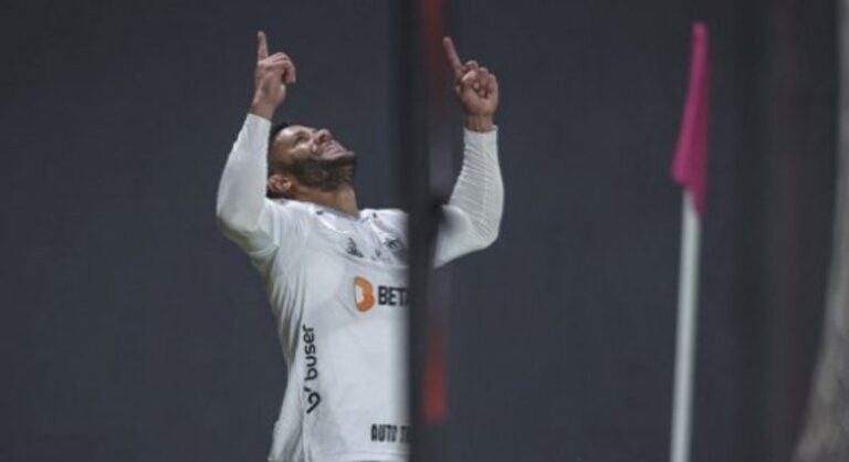 Hulk chega aos 50 gols pelo Atlético-MG; veja vídeo especial da trajetória do craque no Galo