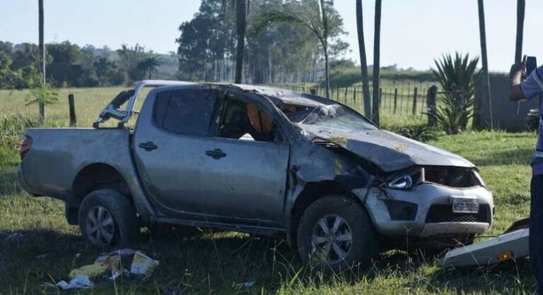 Idosa capota caminhonete na BR-262 e sai ilesa: “Não quebrei nenhuma unha”