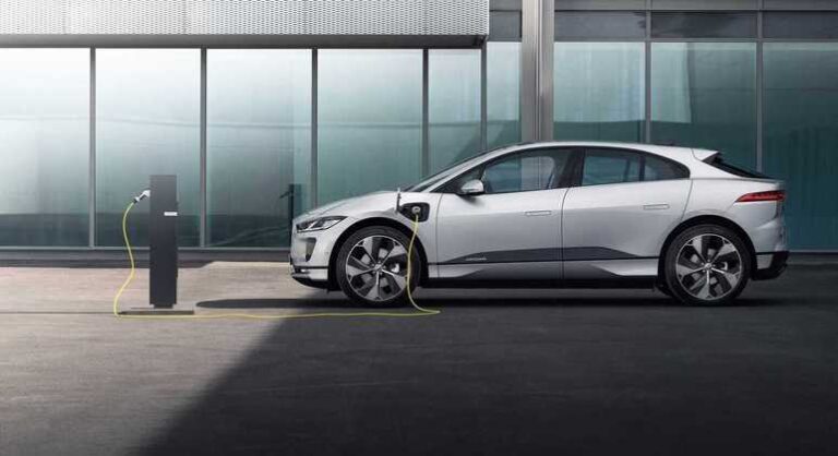 Jaguar Land Rover promete inovação e novo carro elétrico para 2024