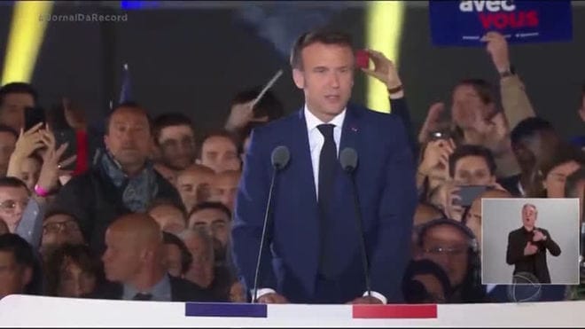 Macron é reeleito presidente da França e passa a se dedicar às eleições legislativas de junho