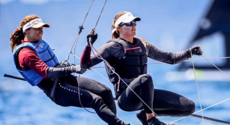 Martine Grahel e Kahena Kunze assumem liderança na etapa de Hyeres do Circuito Mundial de Vela