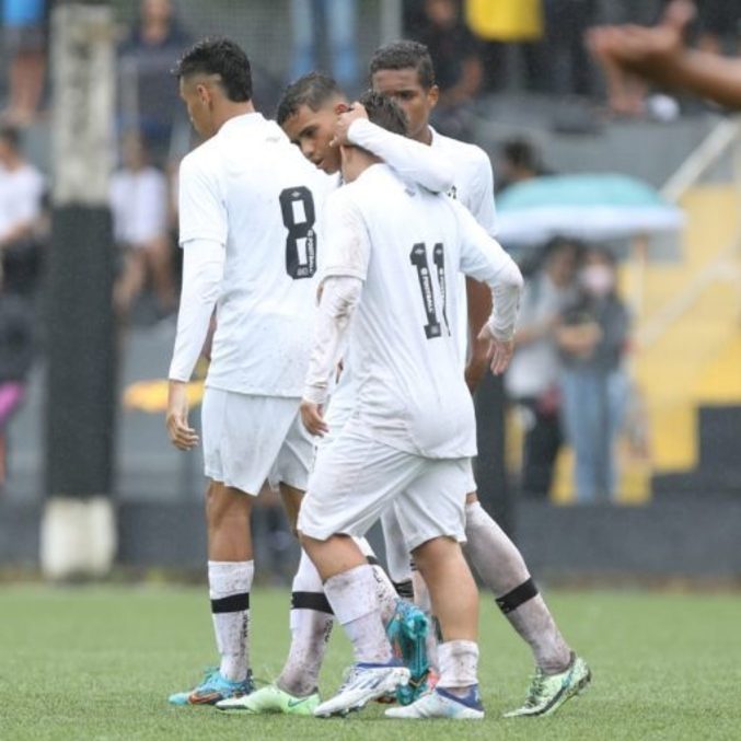 Meninos da Vila goleiam o Jabaquara pelo Paulista sub-15 e 17