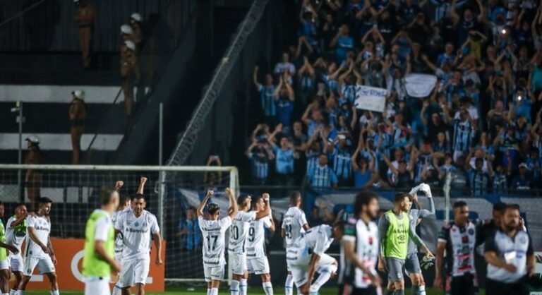 Participantes diretos em vitória do Grêmio exaltam pontos como visitante