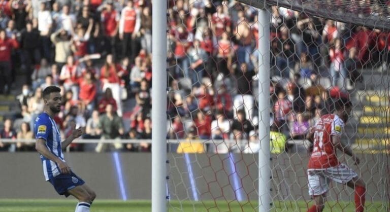 Português: Porto perde para o Braga e vê Sporting diminuir diferença na liderança em vitória sobre o Boavista