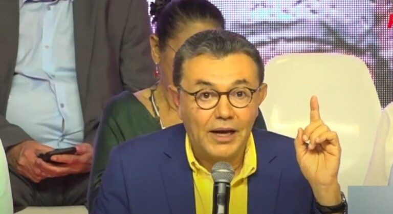 PSB reelege presidente do partido e aprova programa partidário