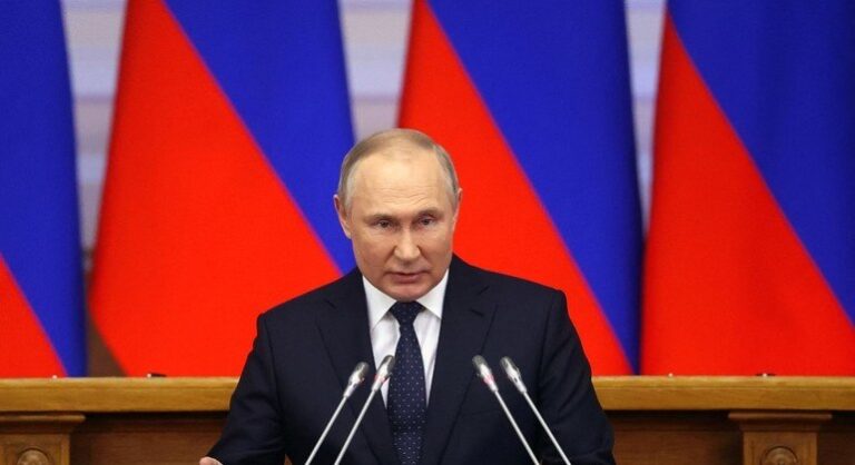 Putin promete ‘resposta fulminante’ em caso de uma intervenção externa na Ucrânia 