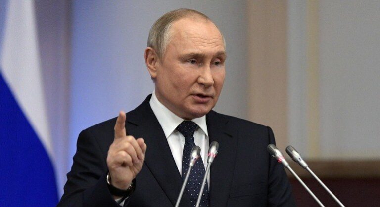Rússia intensifica ataques no leste da Ucrânia; Putin ameaça Ocidente sobre intervenções 