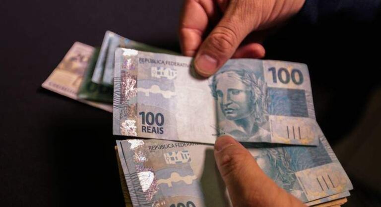 Saque do FGTS de até R$ 1 mil é liberado para novo grupo. Veja quem recebe!