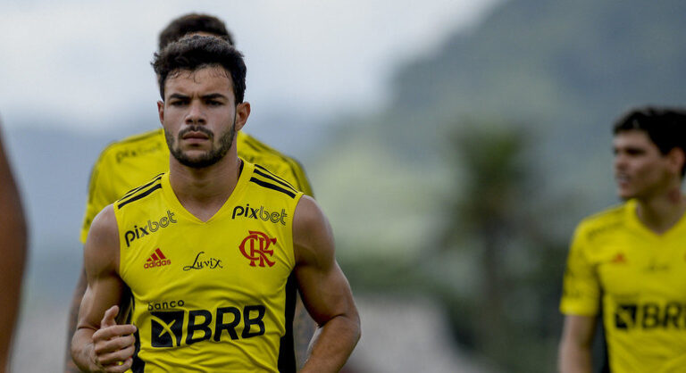Thiago Maia destaca mudanças com o técnico Paulo Sousa: ‘Última opção é tocar para trás’