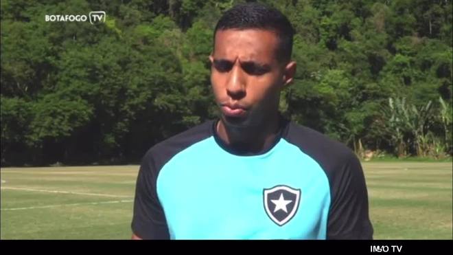 Victor Sá valoriza semana de treino e apoio da torcida do Botafogo