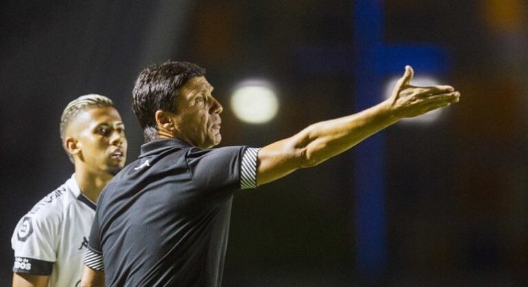 Zé Ricardo elogia Raniel, celebra vitória do Vasco e prega tranquilidade: ‘Dias melhores’
