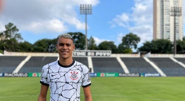 Após renovação, João Pedro Tchoca vive expectativa para disputa do Paulistão Sub-20 pelo Corinthians
