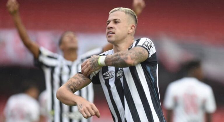 Autor do gol da última vitória sobre o São Paulo no Morumbi some no Santos