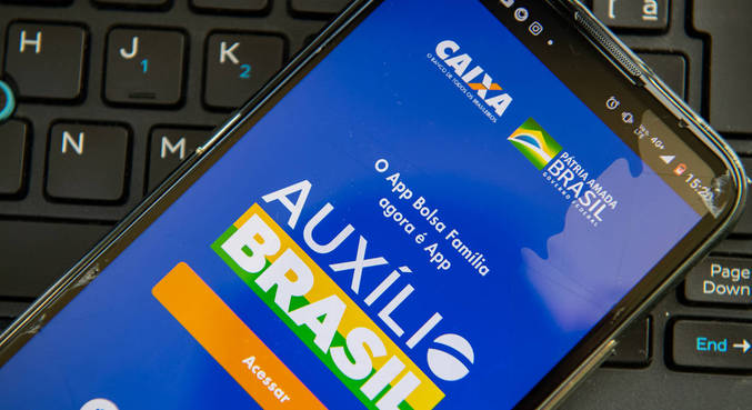 Auxílio Brasil com valor permanente de R$ 400 é sancionado