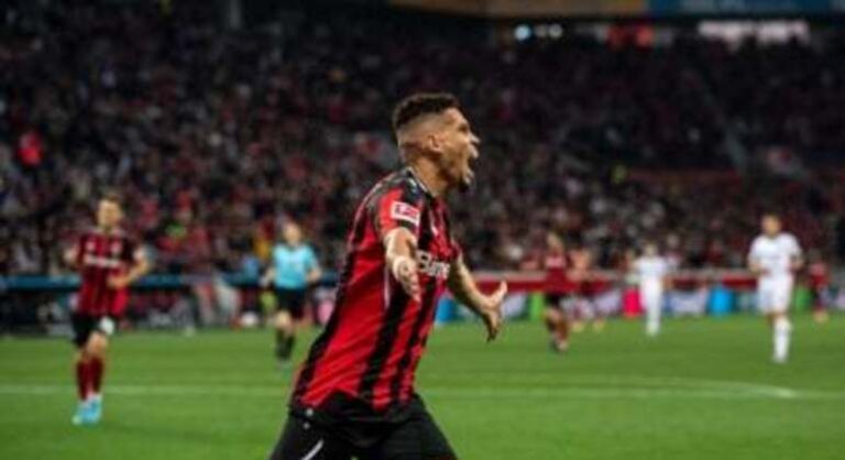 Com gol de Paulinho, ex-Vasco, Bayer Leverkusen vence o Eintracht Frankfurt no Alemão