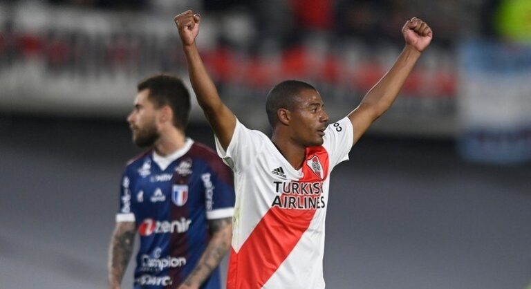 Com indefinição de Scarpa, Palmeiras observa De La Cruz