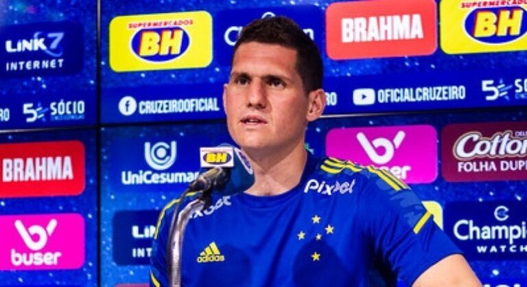 Com seis jogos seguidos sem tomar gol, Rafael Cabral supera marca de Fábio e iguala Dida