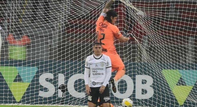 Corinthians se manifesta sobre a acusação de racismo feita por Edenílson contra Rafael Ramos